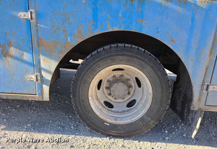 image for item DW3142 2013 International TerraStar flatbed truck