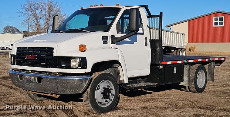 image for item DW3164 2003 GMC C4500 flatbed truck