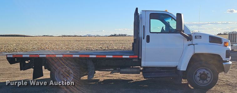 image for item DW3164 2003 GMC C4500 flatbed truck