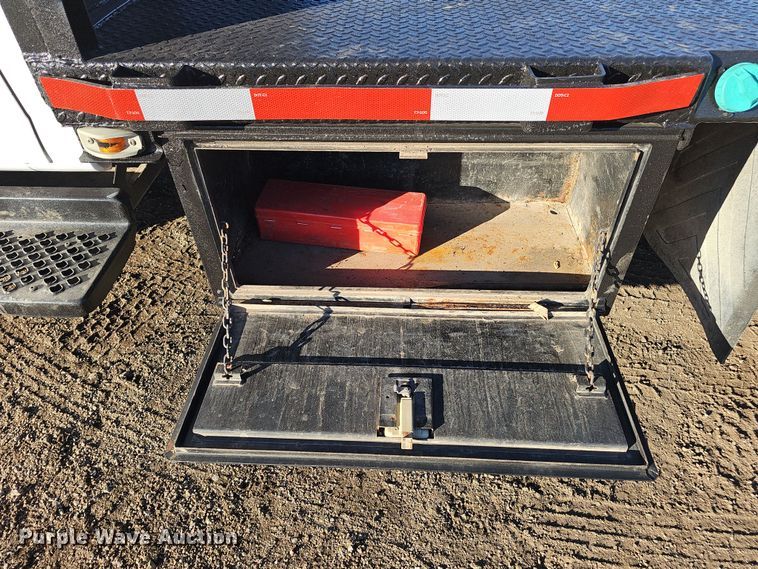 image for item DW3164 2003 GMC C4500 flatbed truck