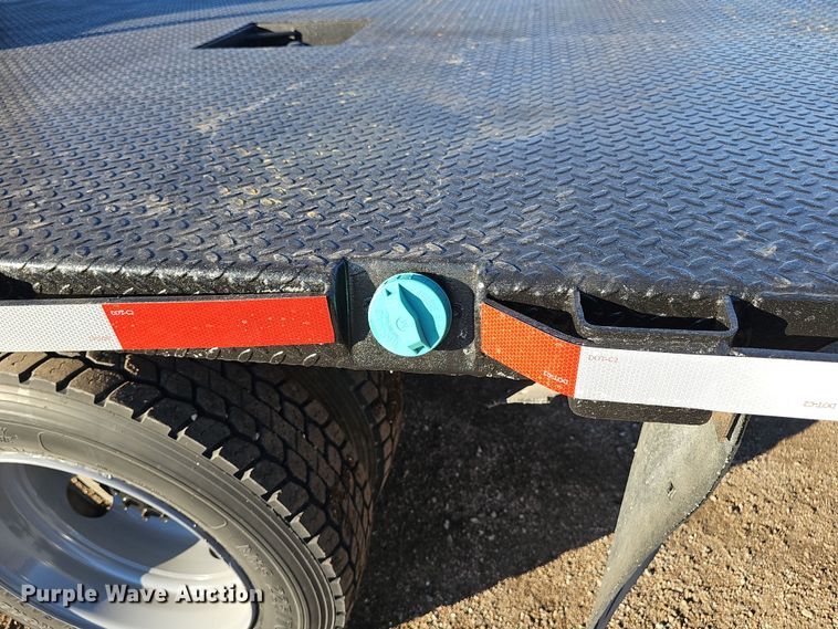 image for item DW3164 2003 GMC C4500 flatbed truck