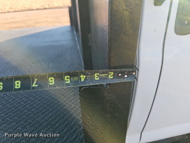 image for item DW3164 2003 GMC C4500 flatbed truck