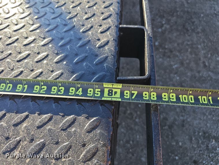 image for item DW3164 2003 GMC C4500 flatbed truck