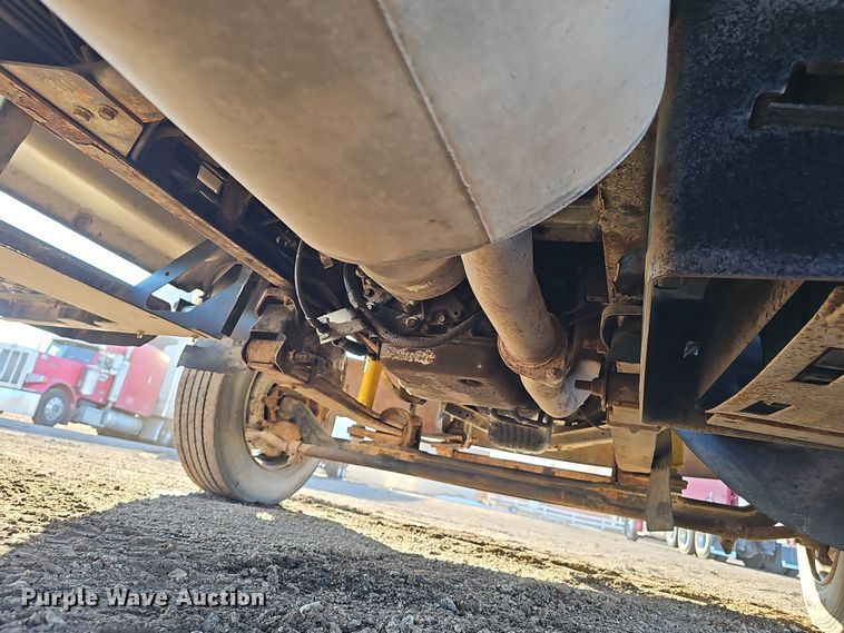 image for item DW3164 2003 GMC C4500 flatbed truck