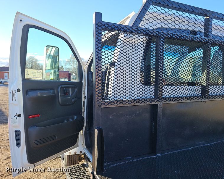 image for item DW3164 2003 GMC C4500 flatbed truck