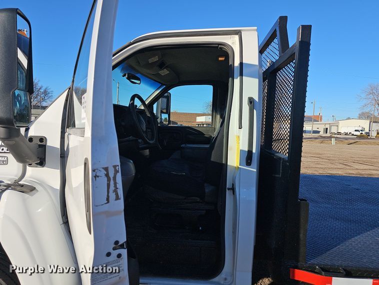 image for item DW3164 2003 GMC C4500 flatbed truck