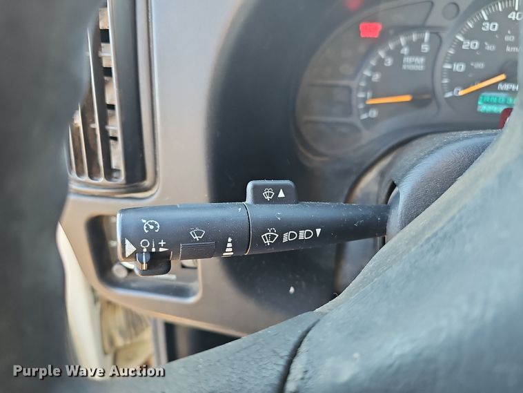 image for item DW3164 2003 GMC C4500 flatbed truck