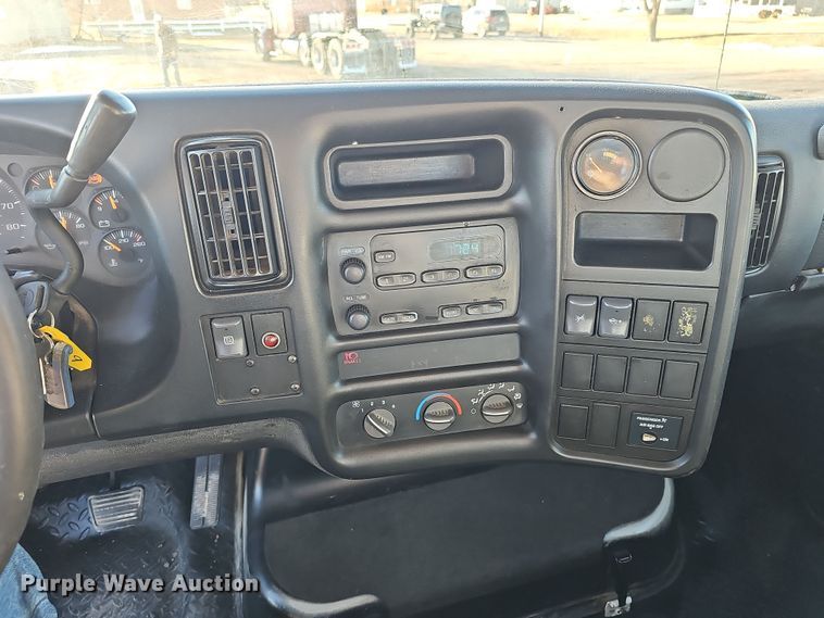 image for item DW3164 2003 GMC C4500 flatbed truck