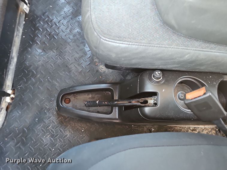 image for item DW3164 2003 GMC C4500 flatbed truck