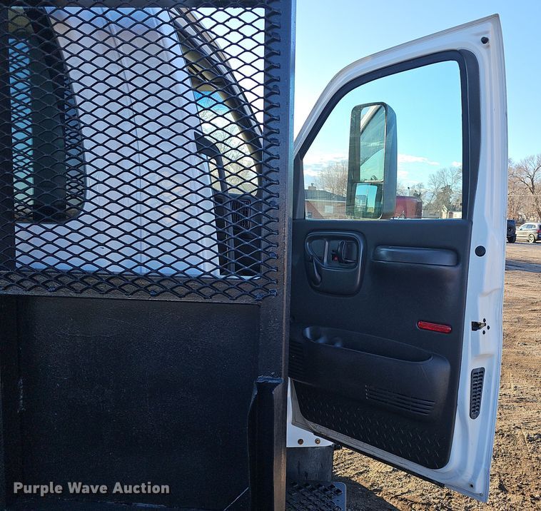 image for item DW3164 2003 GMC C4500 flatbed truck