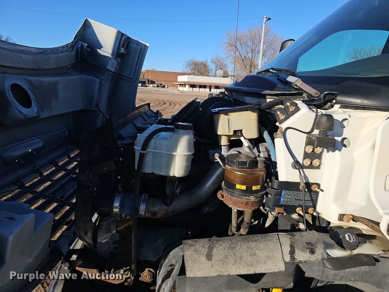 image for item DW3164 2003 GMC C4500 flatbed truck