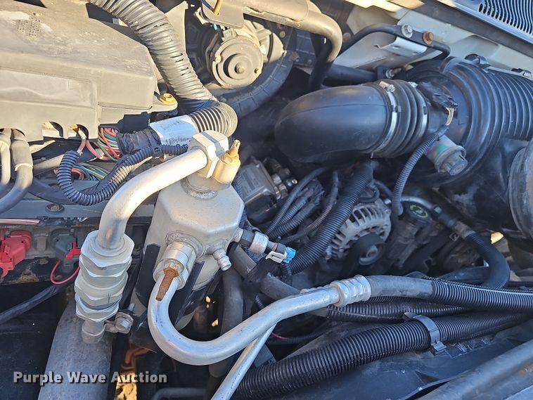 image for item DW3164 2003 GMC C4500 flatbed truck