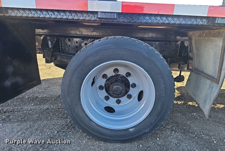 image for item DW3164 2003 GMC C4500 flatbed truck