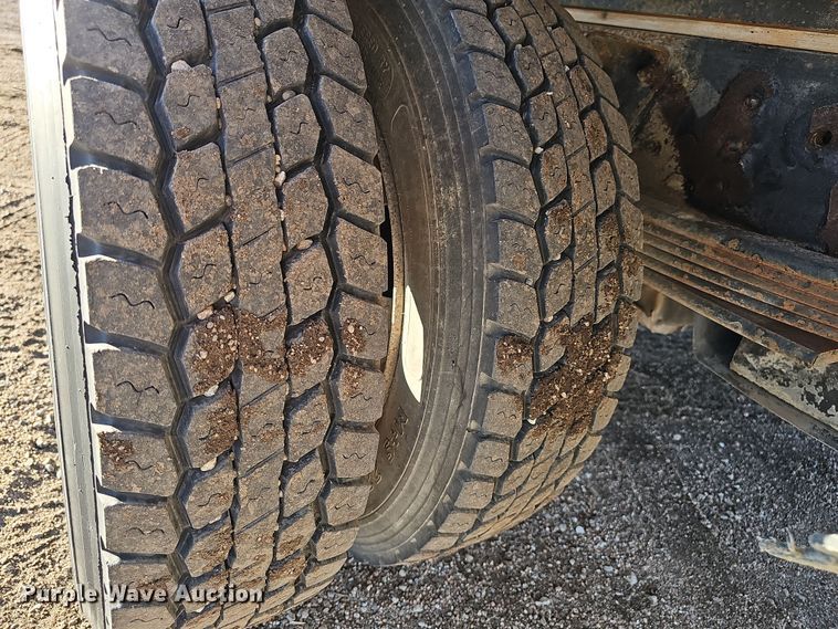 image for item DW3164 2003 GMC C4500 flatbed truck