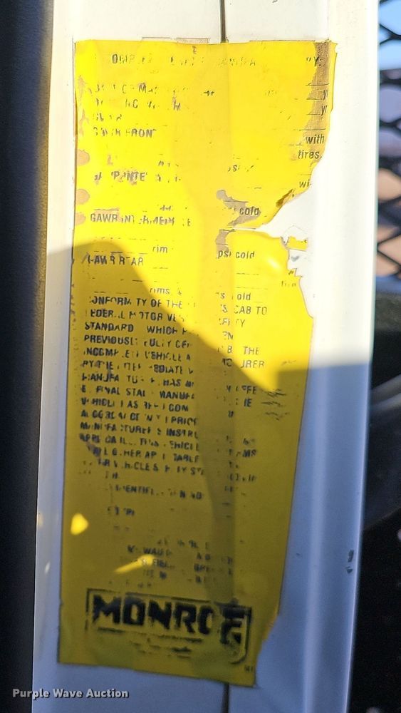 image for item DW3164 2003 GMC C4500 flatbed truck