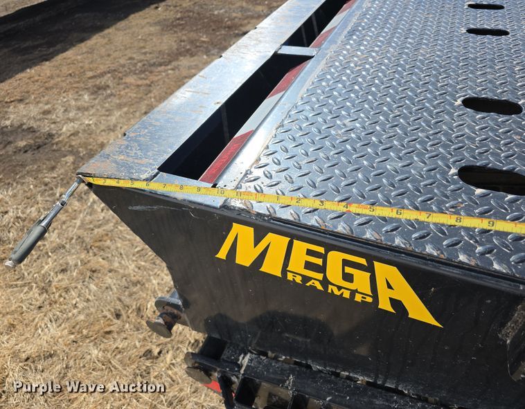 image for item DW3170 2022 BigTex 14PH-20+5 equipment trailer