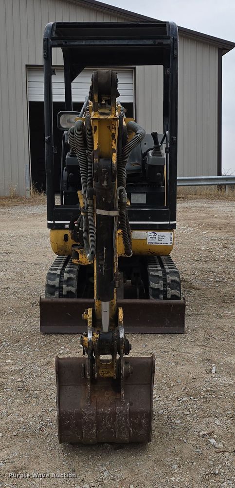 image for item DW3181 1999 Caterpillar 301.5 mini excavator