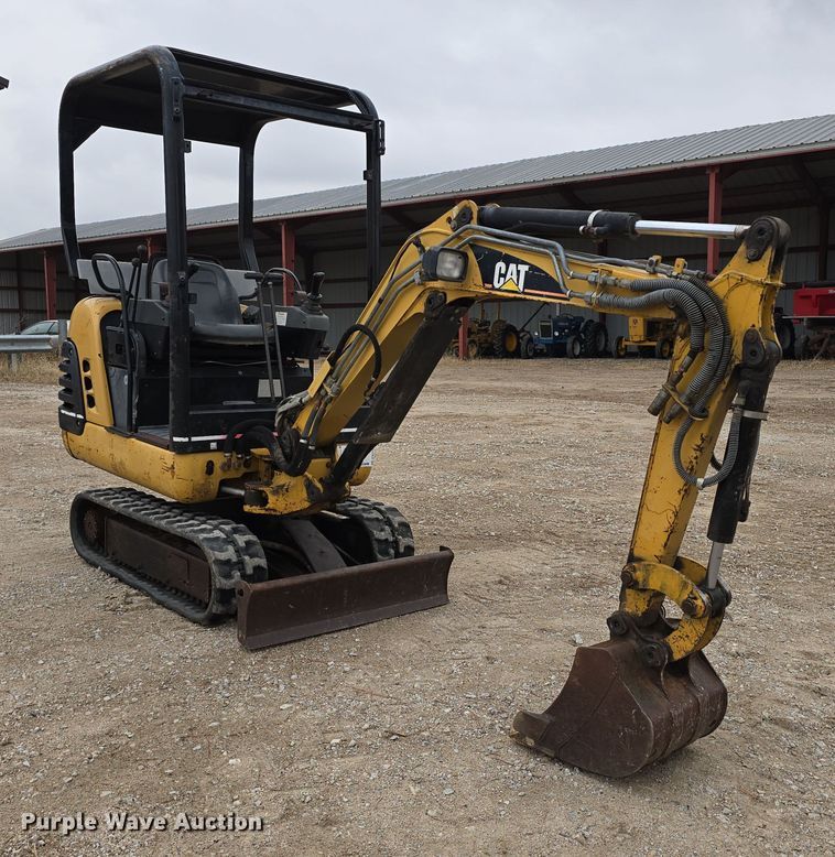 image for item DW3181 1999 Caterpillar 301.5 mini excavator
