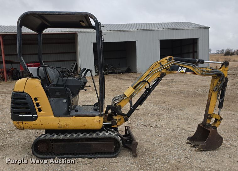 image for item DW3181 1999 Caterpillar 301.5 mini excavator