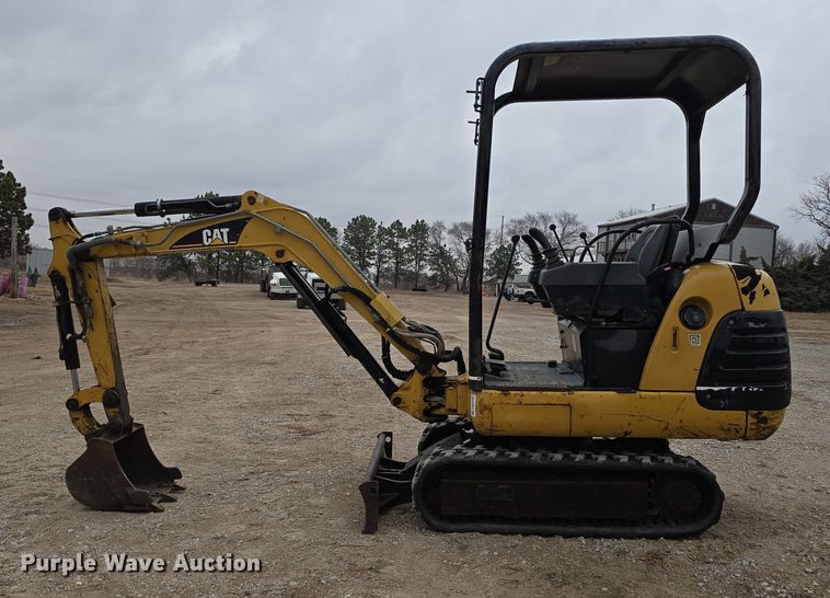 image for item DW3181 1999 Caterpillar 301.5 mini excavator
