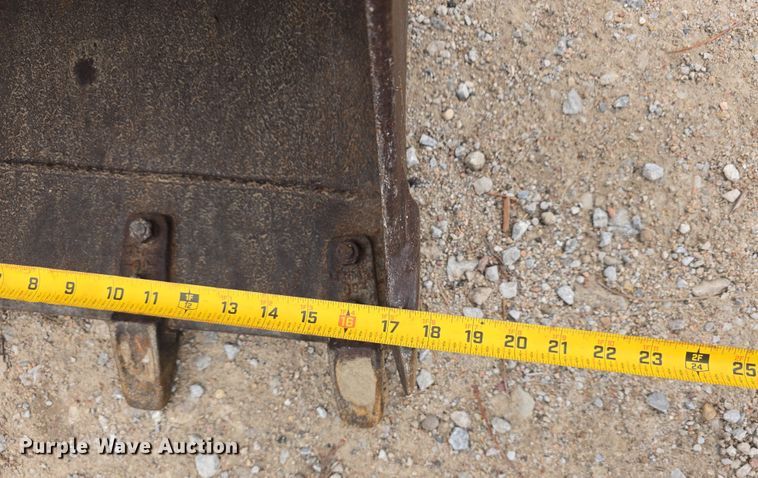 image for item DW3181 1999 Caterpillar 301.5 mini excavator