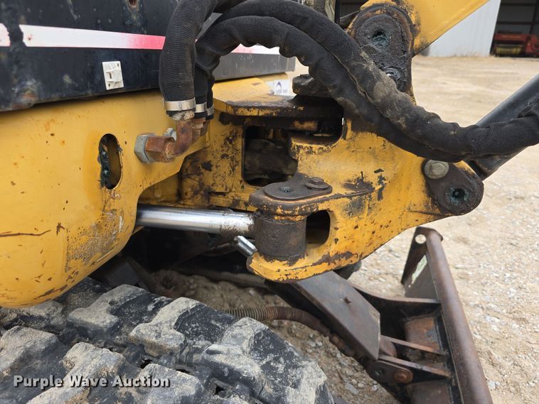 image for item DW3181 1999 Caterpillar 301.5 mini excavator