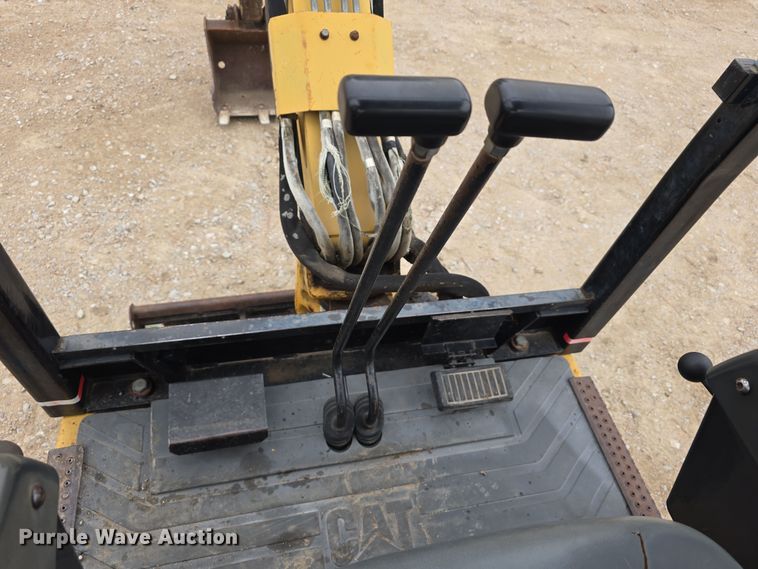 image for item DW3181 1999 Caterpillar 301.5 mini excavator