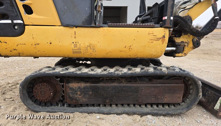 image for item DW3181 1999 Caterpillar 301.5 mini excavator