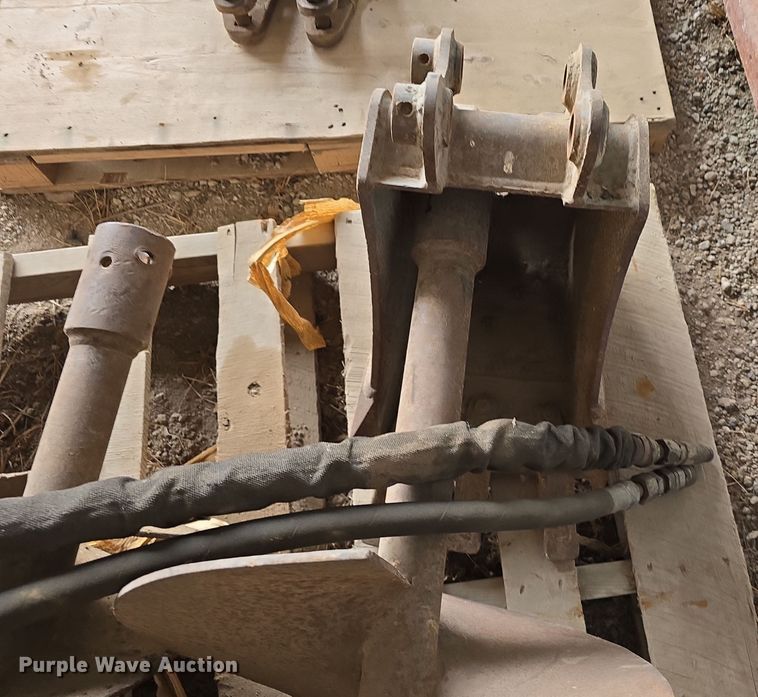 image for item DW3181 1999 Caterpillar 301.5 mini excavator