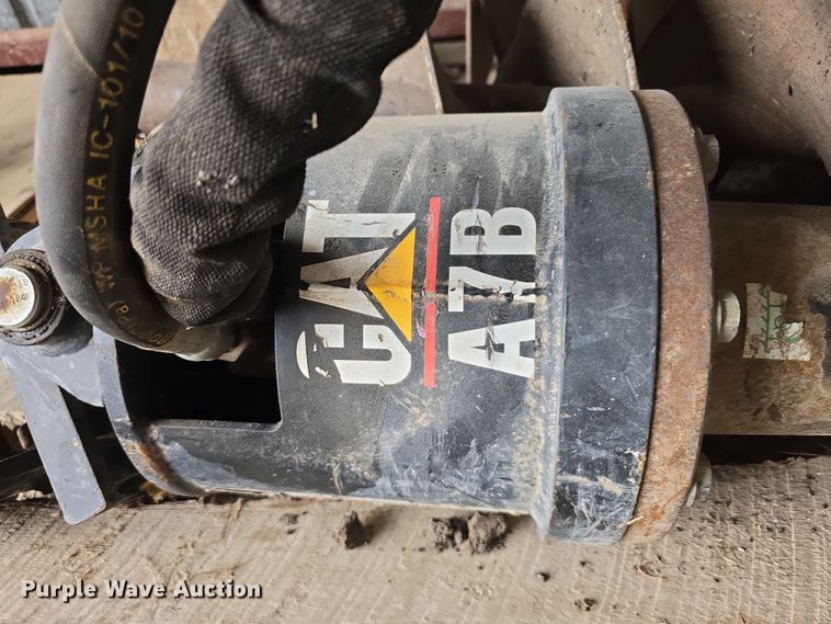 image for item DW3181 1999 Caterpillar 301.5 mini excavator