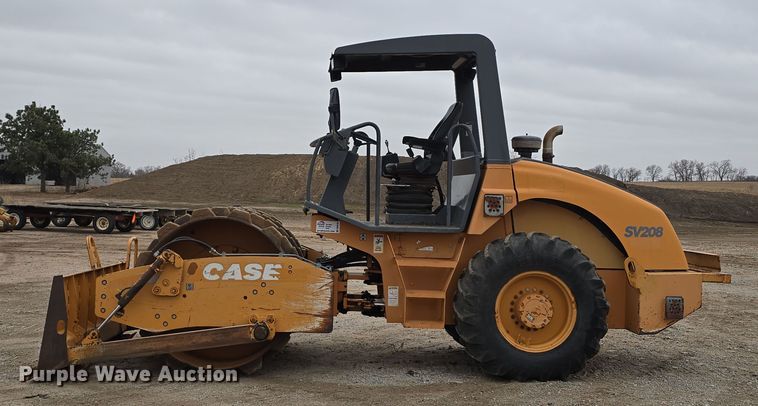 image for item DW3182 2005 Case SV208 single drum vibratory roller