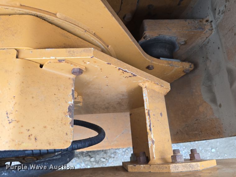 image for item DW3182 2005 Case SV208 single drum vibratory roller