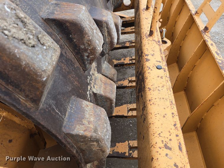 image for item DW3182 2005 Case SV208 single drum vibratory roller