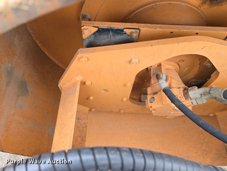 image for item DW3182 2005 Case SV208 single drum vibratory roller