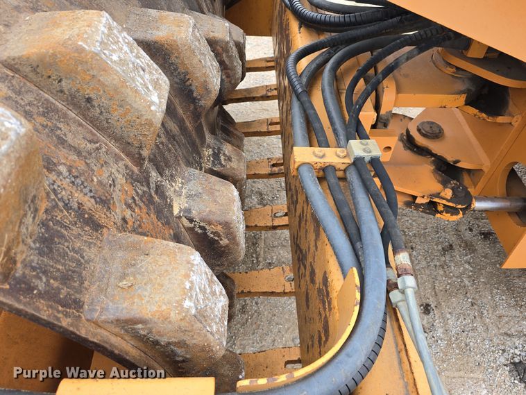 image for item DW3182 2005 Case SV208 single drum vibratory roller