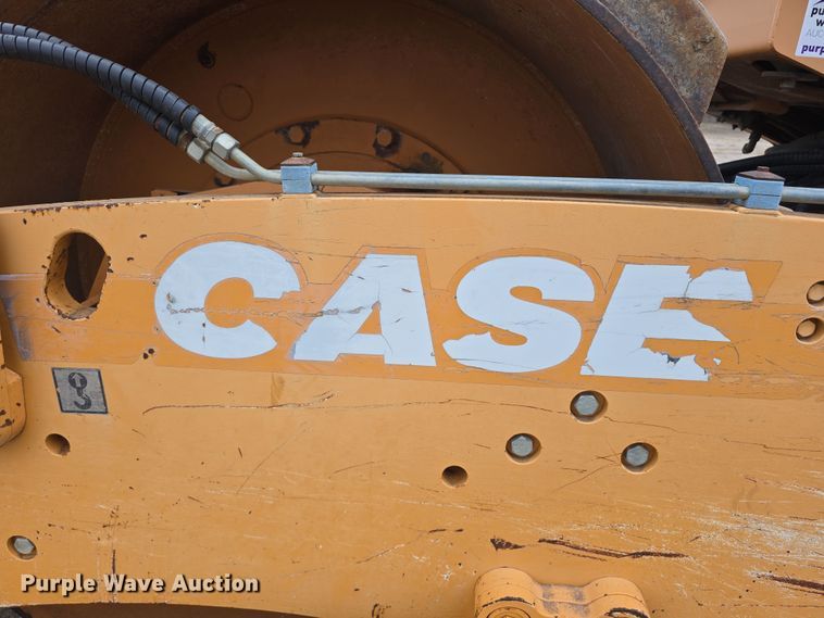 image for item DW3182 2005 Case SV208 single drum vibratory roller