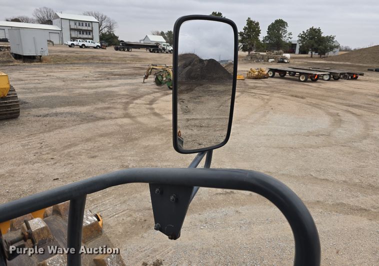 image for item DW3182 2005 Case SV208 single drum vibratory roller