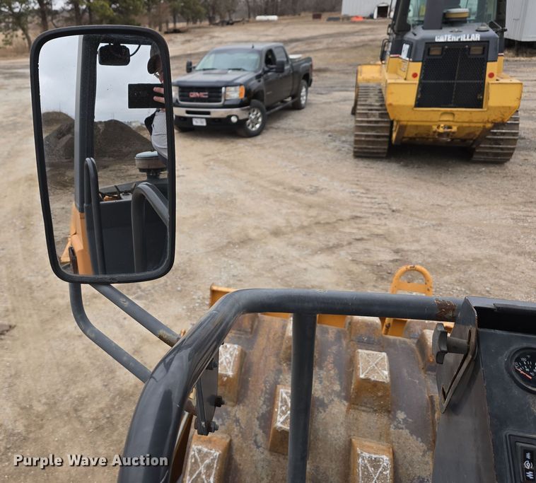 image for item DW3182 2005 Case SV208 single drum vibratory roller