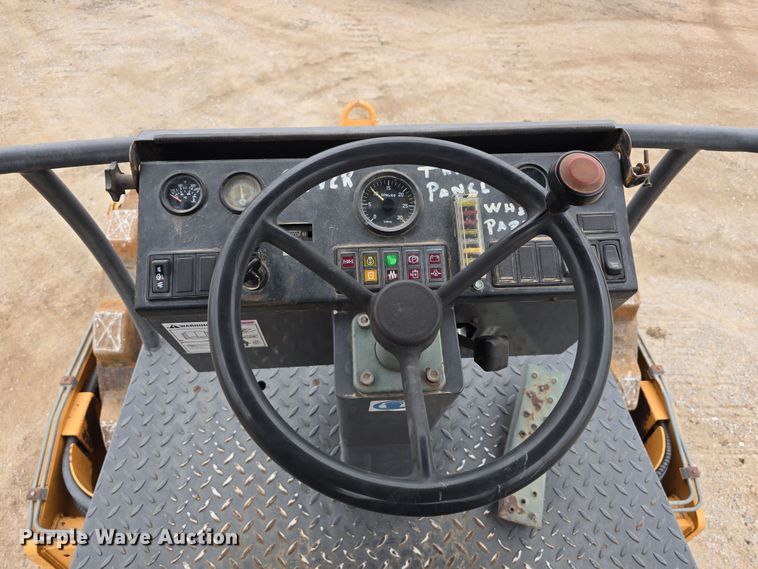 image for item DW3182 2005 Case SV208 single drum vibratory roller