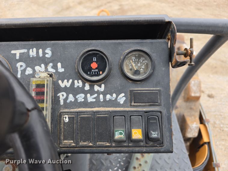 image for item DW3182 2005 Case SV208 single drum vibratory roller