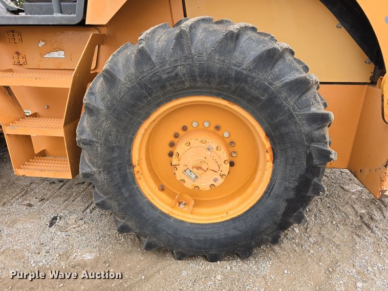 image for item DW3182 2005 Case SV208 single drum vibratory roller