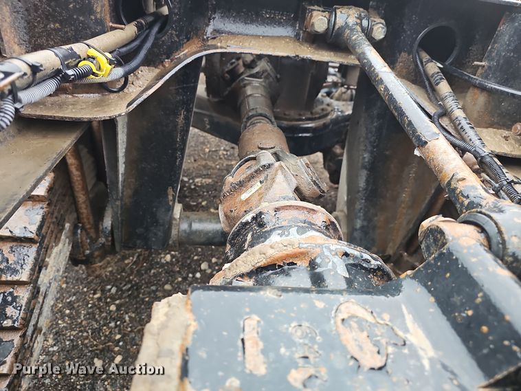 image for item DW3183 2007 Mack Granite CV713 semi truck