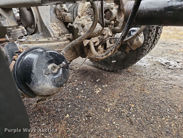 image for item DW3183 2007 Mack Granite CV713 semi truck