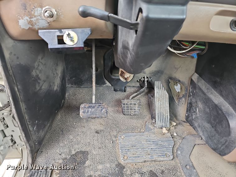 image for item DW3183 2007 Mack Granite CV713 semi truck