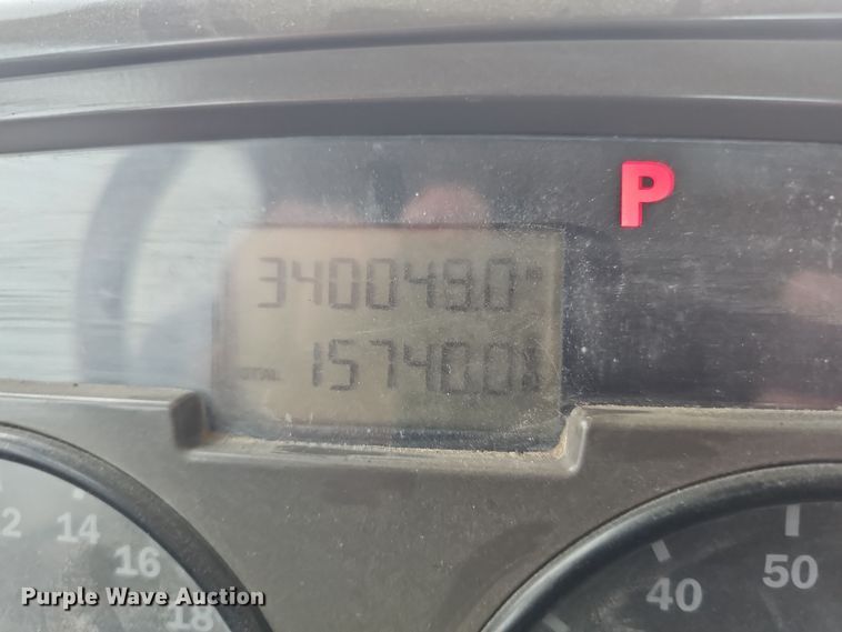 image for item DW3183 2007 Mack Granite CV713 semi truck