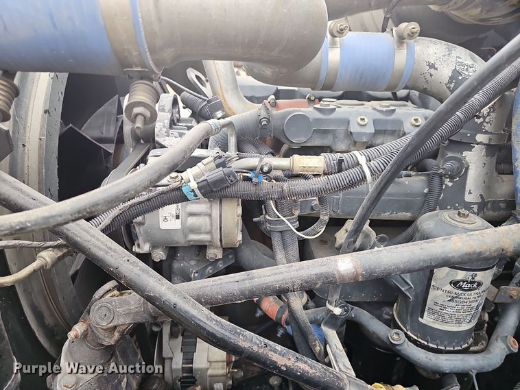 image for item DW3183 2007 Mack Granite CV713 semi truck