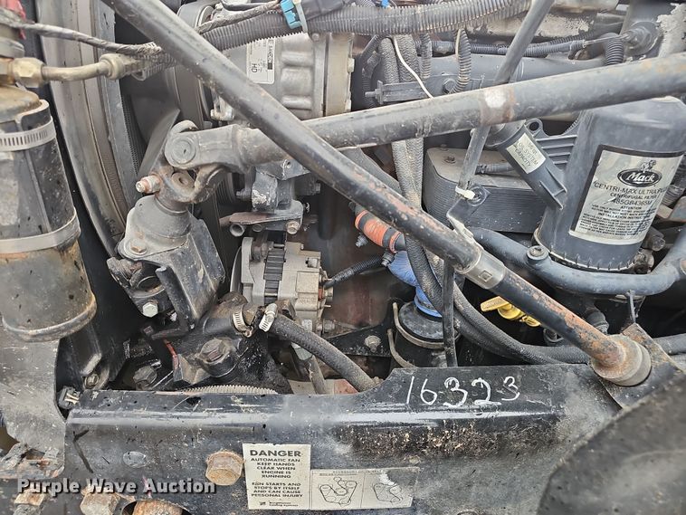 image for item DW3183 2007 Mack Granite CV713 semi truck