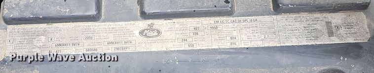 image for item DW3183 2007 Mack Granite CV713 semi truck