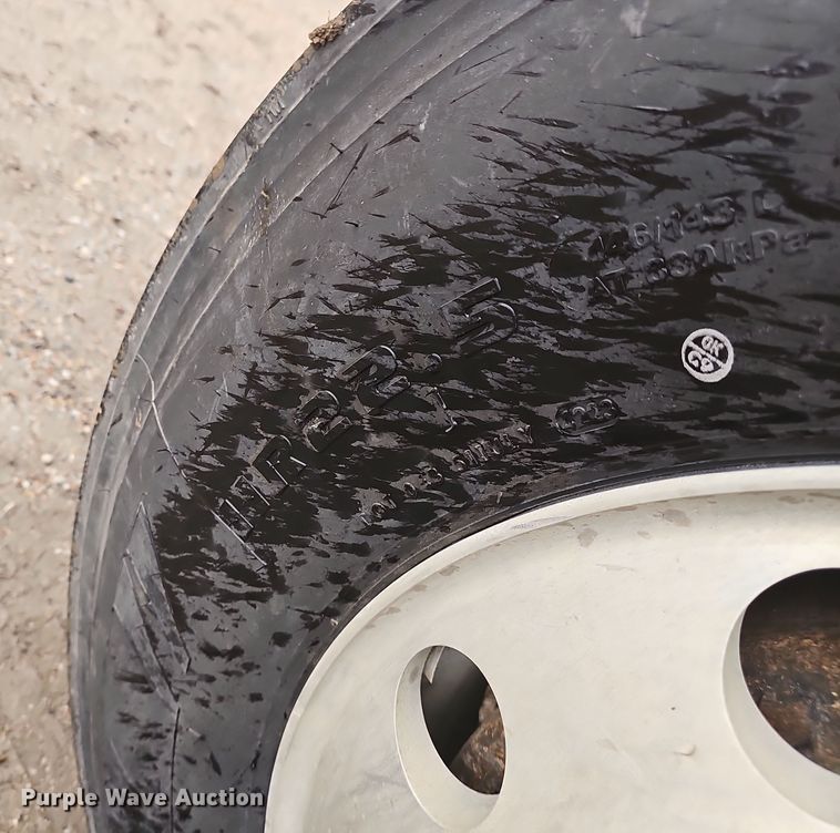 image for item DW3183 2007 Mack Granite CV713 semi truck