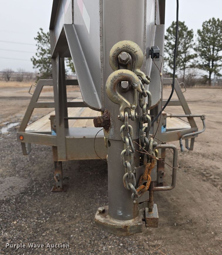 image for item DW3185 2018 Diamond T 10225DTF equipment trailer